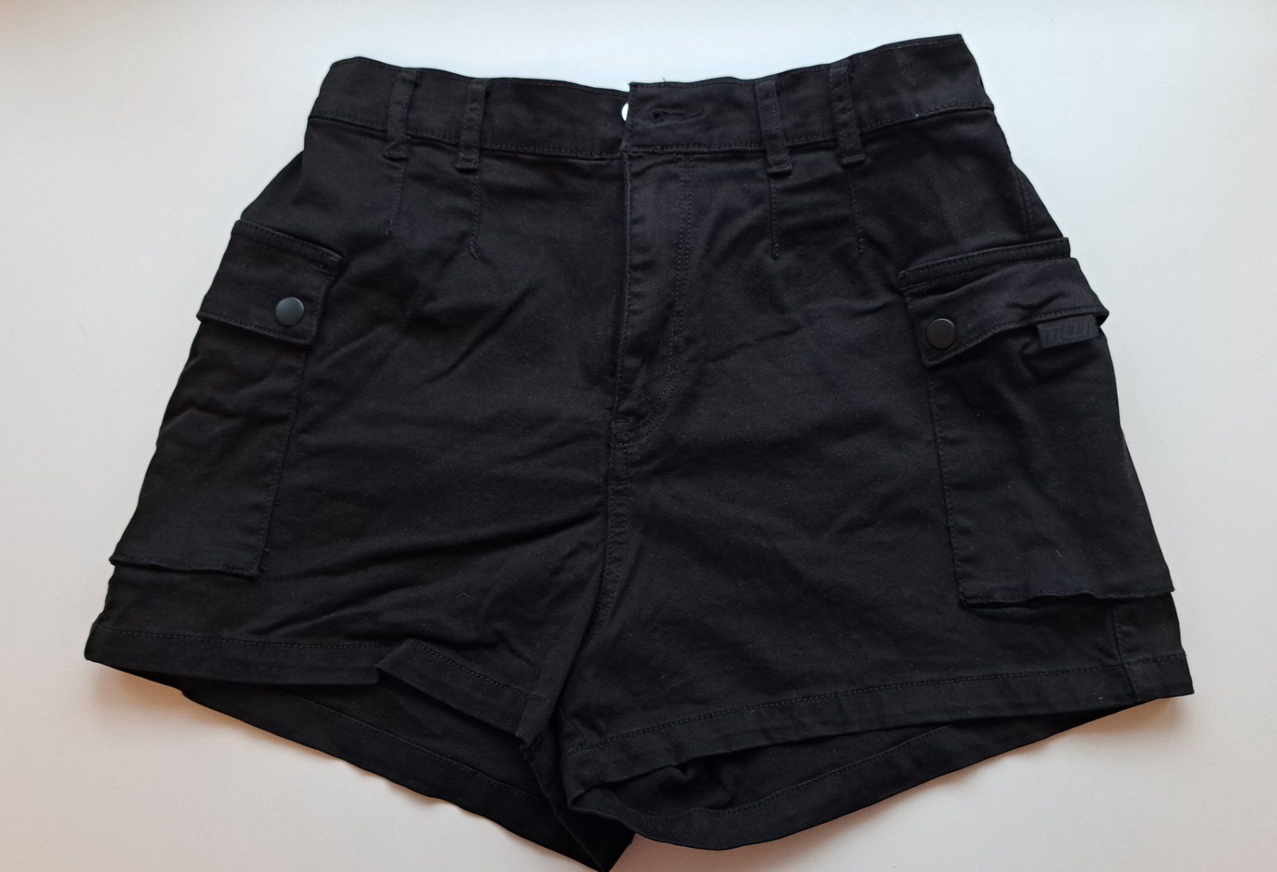 Tally Weijl Hosen: Schwarze Shorts mit Seitentaschen / NEU / Gr. 36 – Neu (gemäss Beschreibung) aus Luzern von Salemanlu
