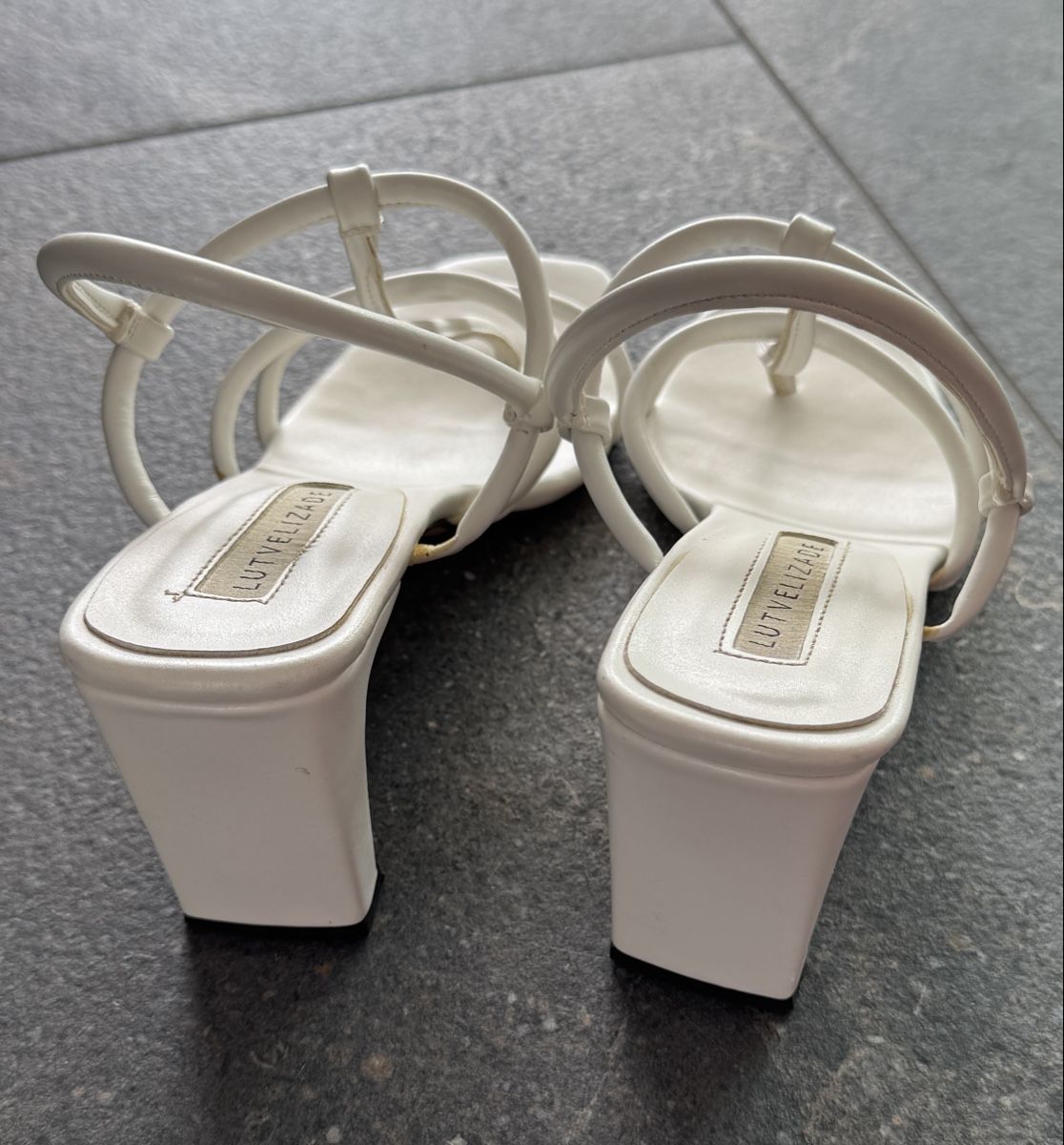 Scarpe da donna: Sandalen weiss Grösse 36 – Usato da Effretikon venduto da Lunaaa_ 1