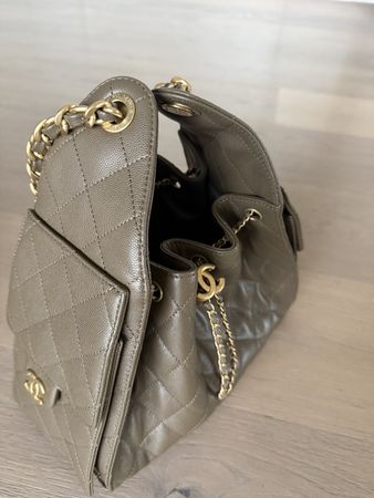NEUE CHANEL 25 SMALL IN KHAKI
