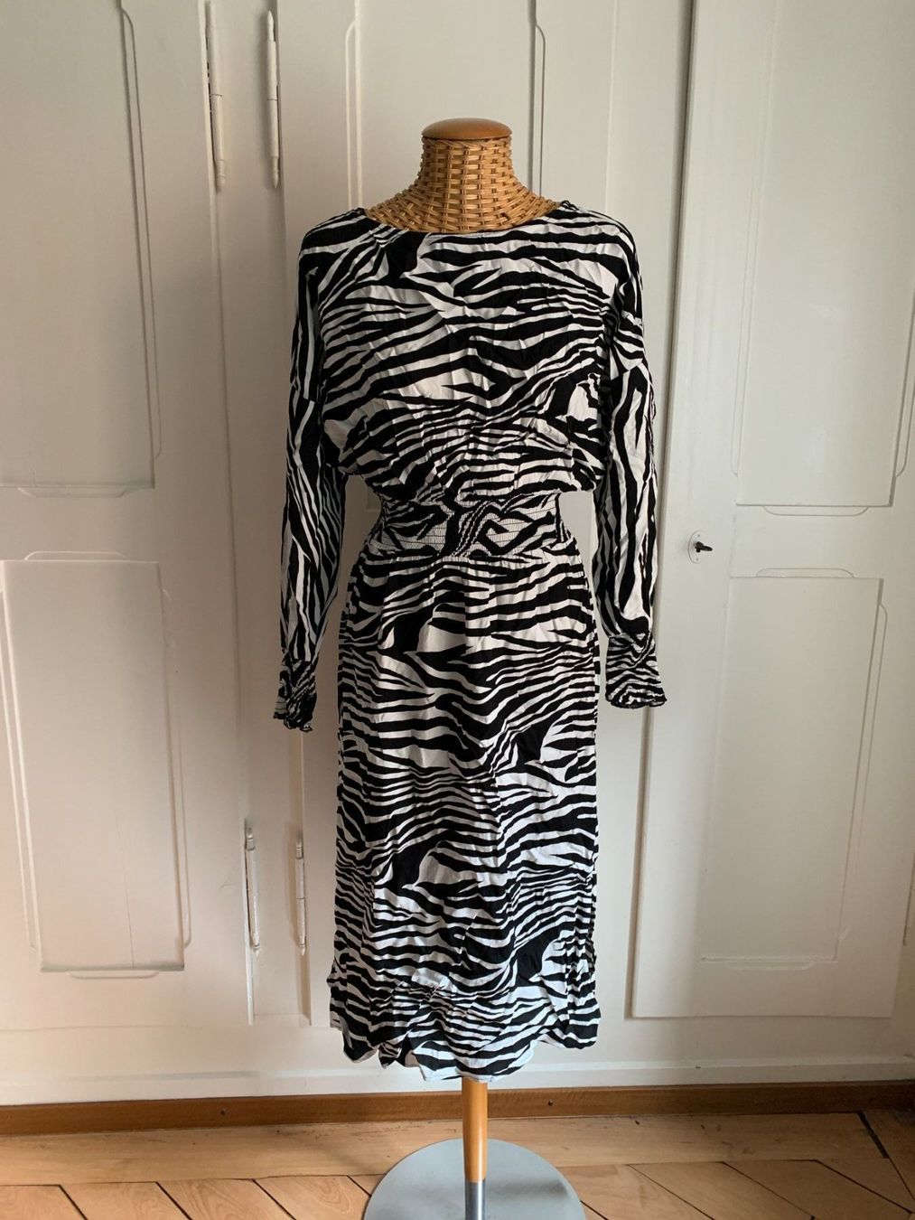 Tchibo Robes: Kleid mit Zebra-Muster - 36 – D'occasion à Zürich par Diazaio