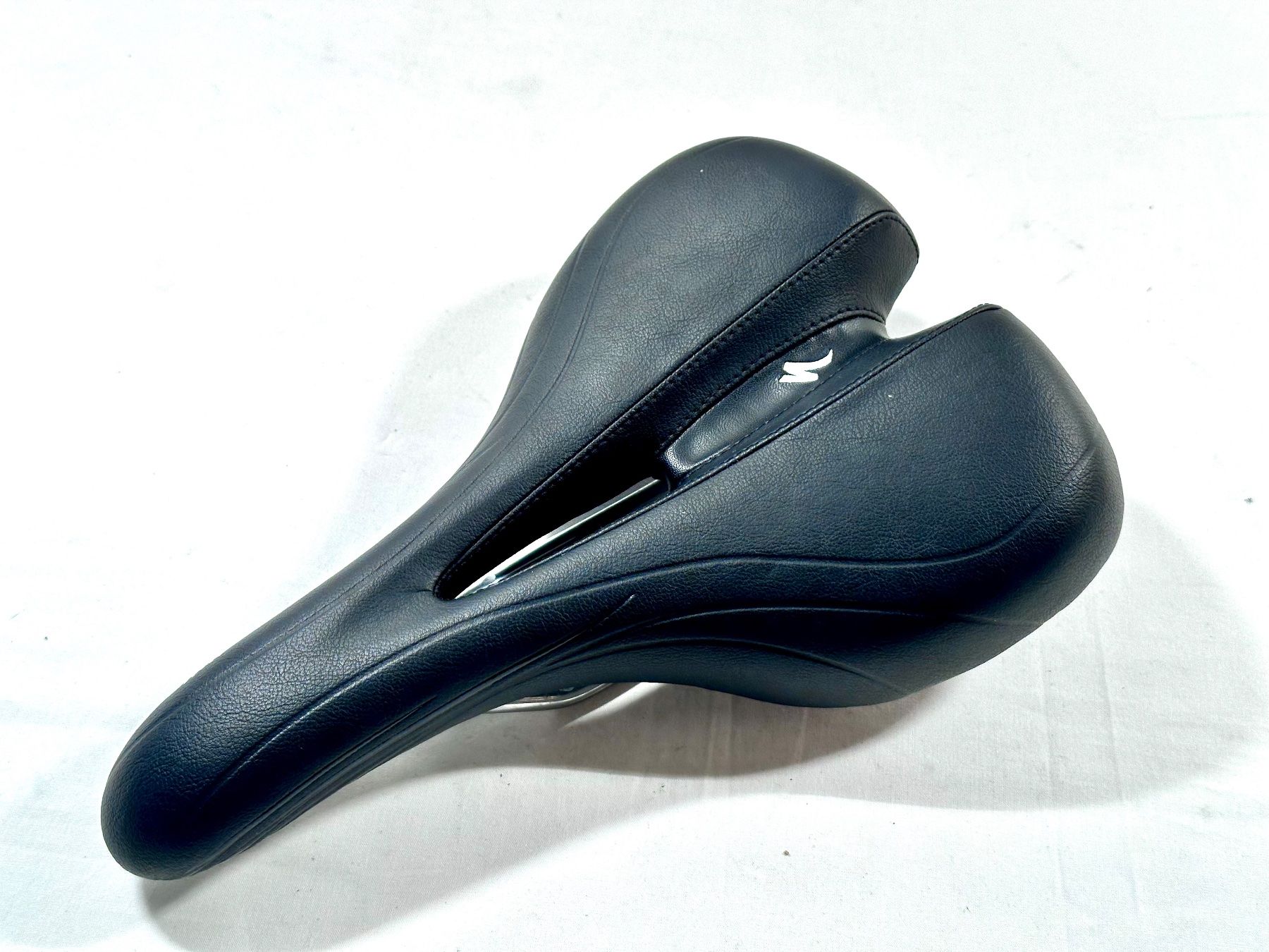 Specialized Ersatzteile: Specialized Milano Comfort saddle Sattel body geometry – Gebraucht aus Luzern von  1
