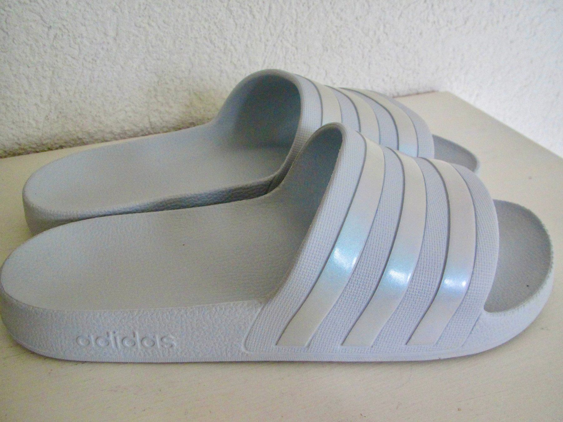 Adidas Chaussures femmes: CHAUSSURES DE BAIN ADILETTEN – Neuf (Voir description) à Murten par Selliot