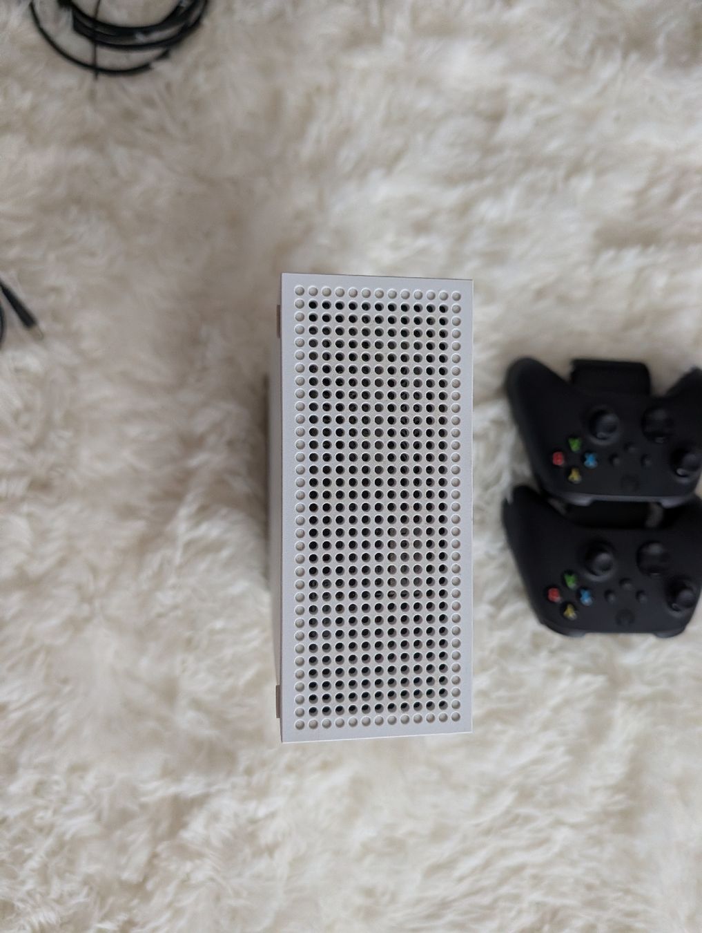Microsoft Console: Xbox Series S / 2 Controllern mit Ladestation – Usato da Windisch venduto da dam_y2ln 9