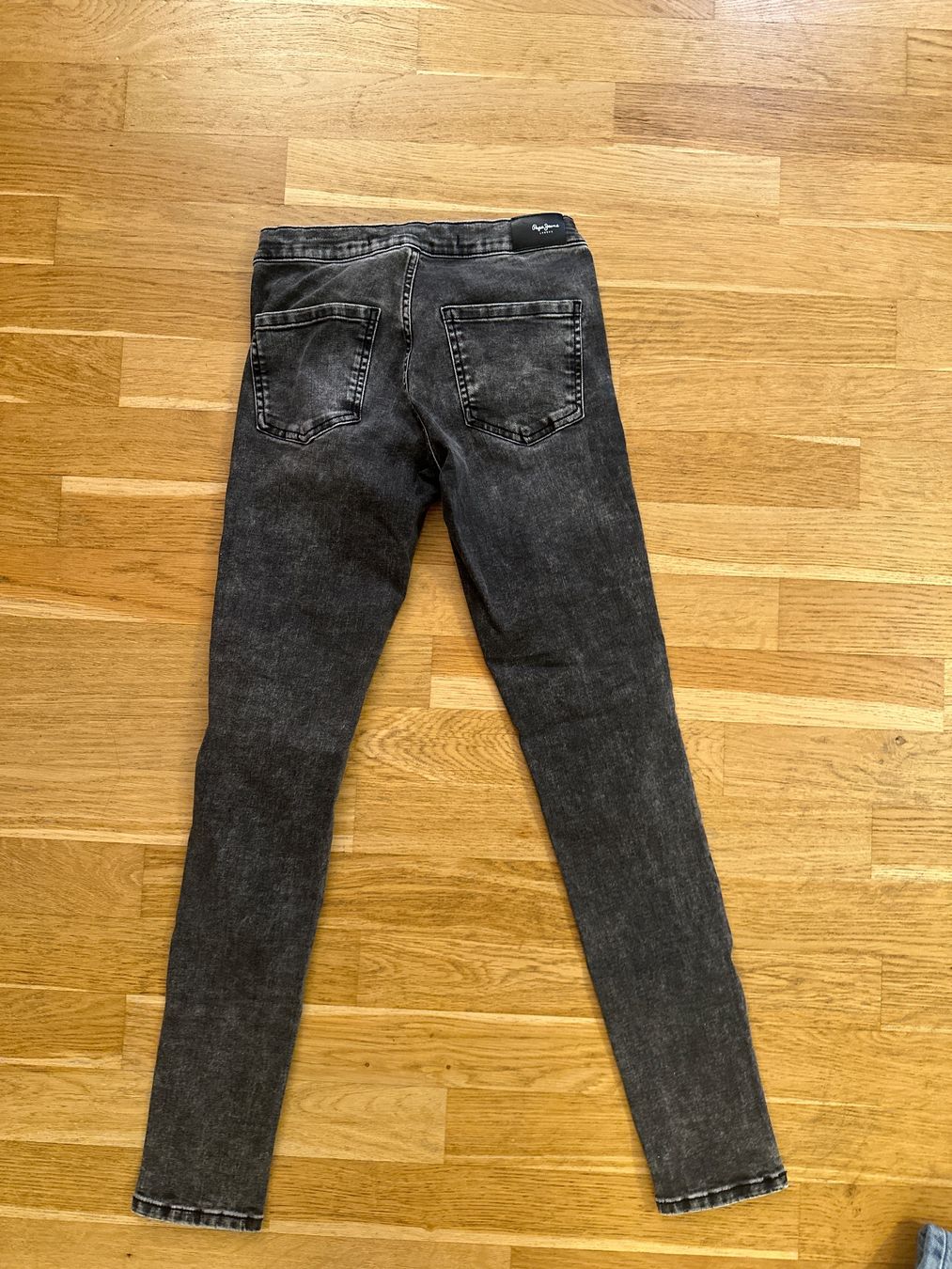 Pepe Jeans Pantaloni: Pepe Jeans 154 /s 14 J – Usato da Zürich venduto da JuliaSp 2