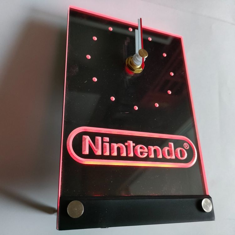LED Uhr mit Nintendo Logo (Neu (gemäss Beschreibung)) in Zürich für CHF ...