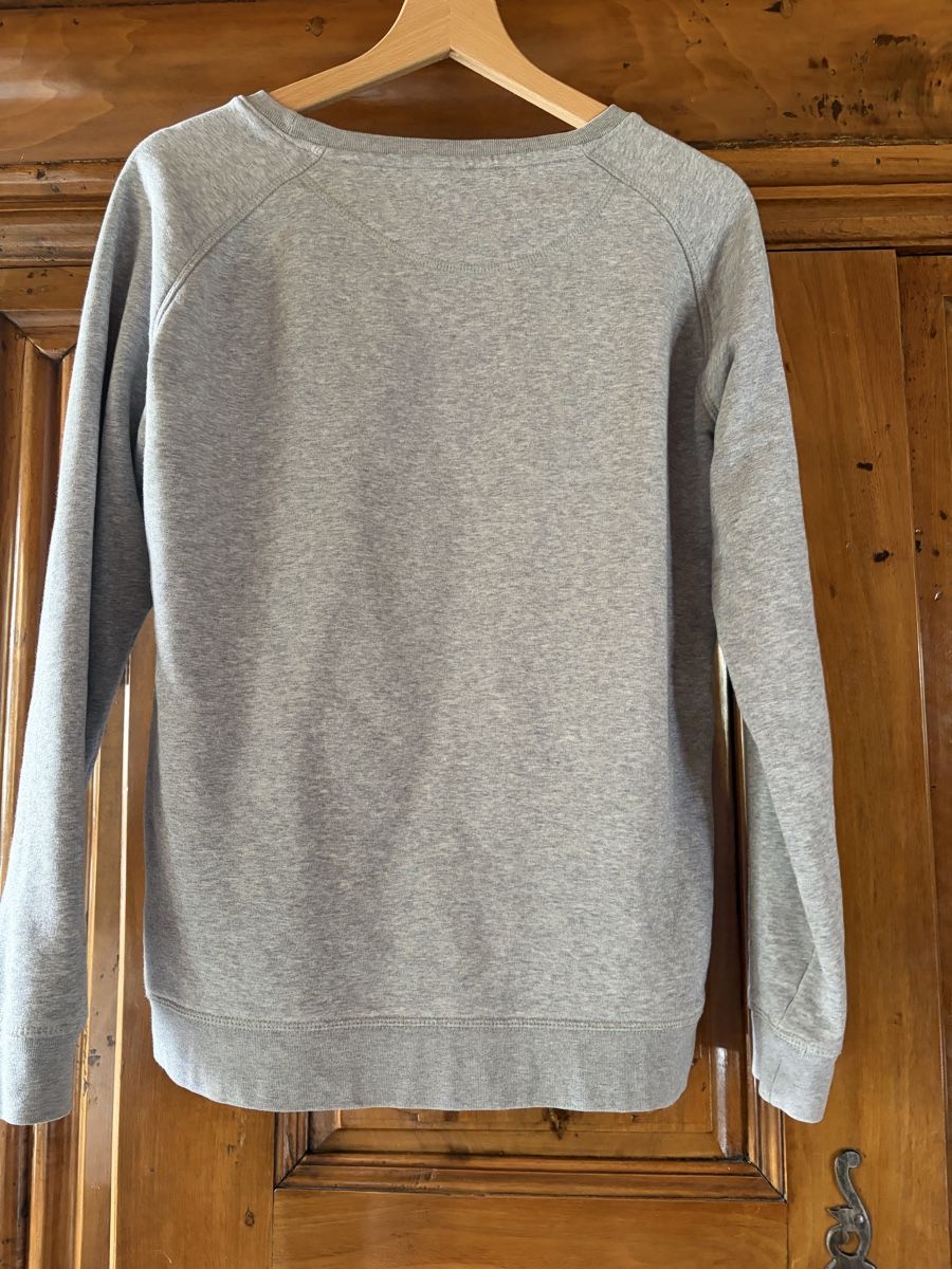 Pulls & Sweat-shirts: Pullover von Hello Jonesie, Grösse M – D'occasion à Reinach AG par Ben14gs 1