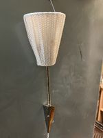 Vintage Wandlampe mit Korbgeflecht Schirm, p