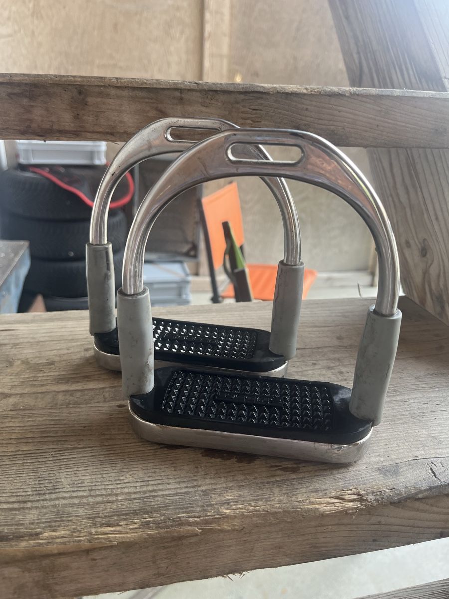 Selle & Accessori: Sicherheitssteigbügel Stübben – Usato da Lauperswil venduto da alila04