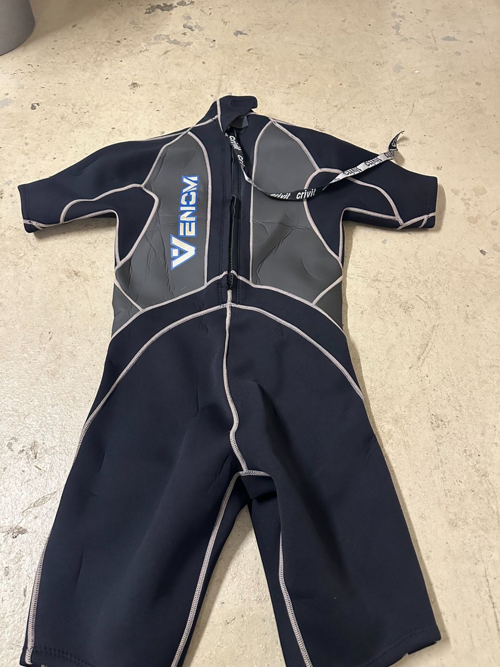 Mute per immersioni: Shorty Neopren VENOM Grösse L52 – Usato da Hunzenschwil venduto da snoxx82