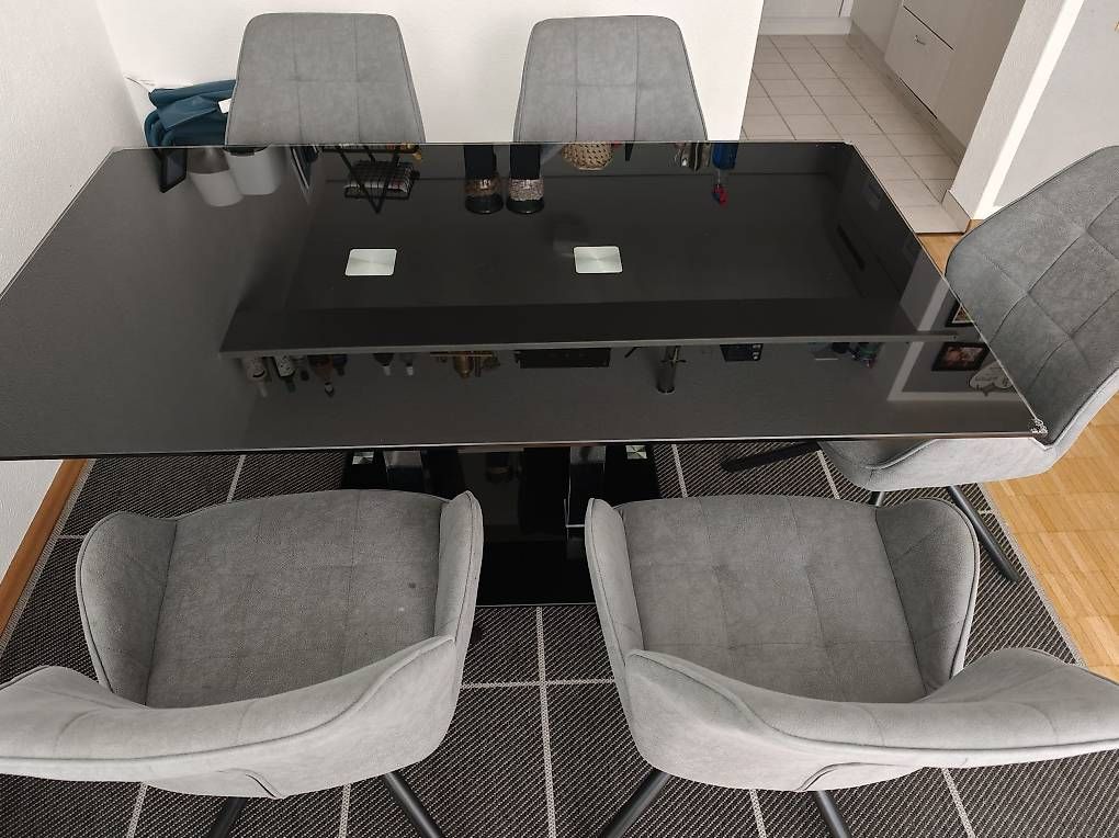 Conforama Tischset: Tisch mit Stühle – Gebraucht aus Hombrechtikon von kami667