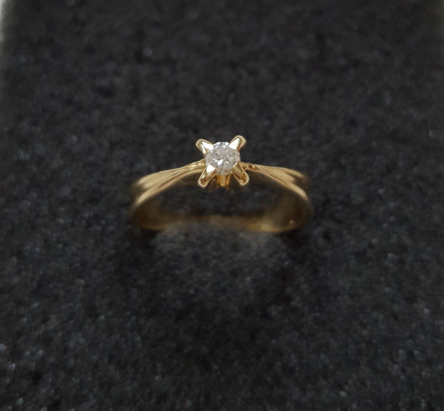 Anelli: Solitär Ring 585 Gold mit Brillant – Usato da Wald ZH venduto da Dasilver 1