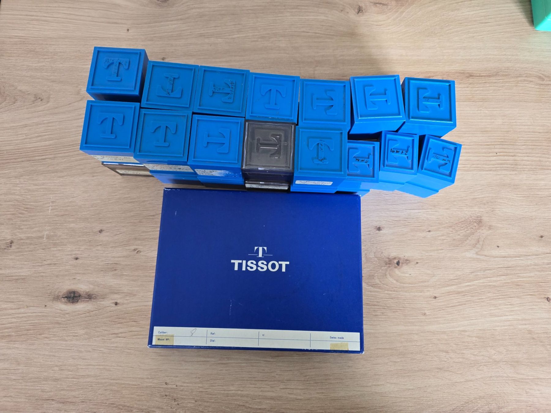 Tissot Orologi: Lot de boîte Tissot Vide – Usato da Tramelan venduto da Nirdan