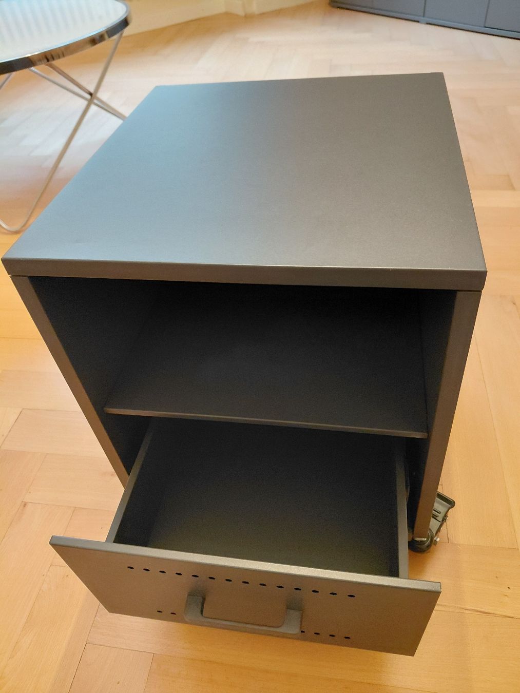 Banconi: Rollcontainer Metall dunkelgrau mit Schublade – Usato da Basel venduto da AnVi22 1