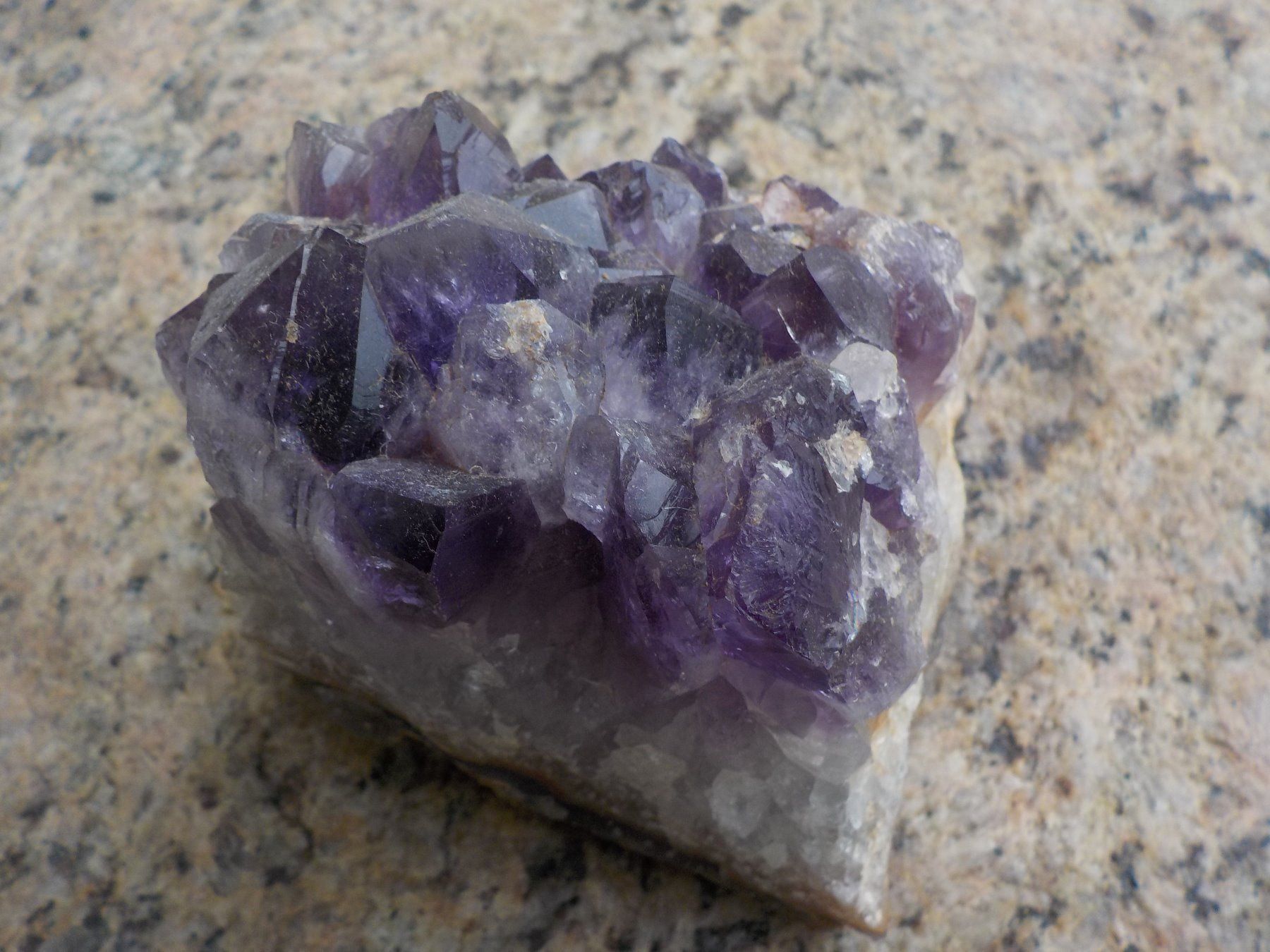 Minerali & Pietre curative: Amethyst – Usato da Mörschwil venduto da antiksalon 3