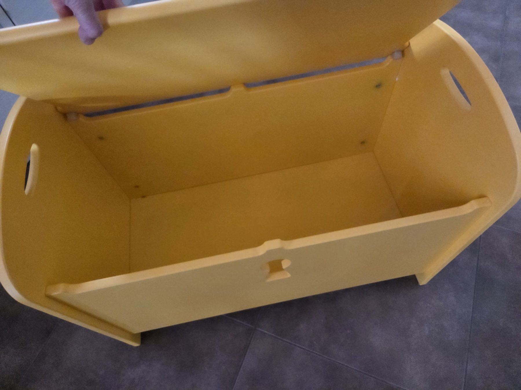 Truhen: Coffre à jouets en bois jaune – Gebraucht aus Lavigny von ehlstudent_ 2