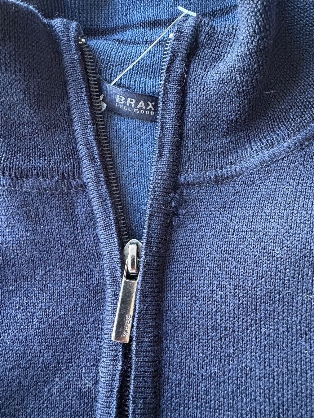 Brax Jacken: Brax Strickjacke blau, 100% Wolle – Gebraucht aus Oetwil an der limmat von sua_g8n6 6