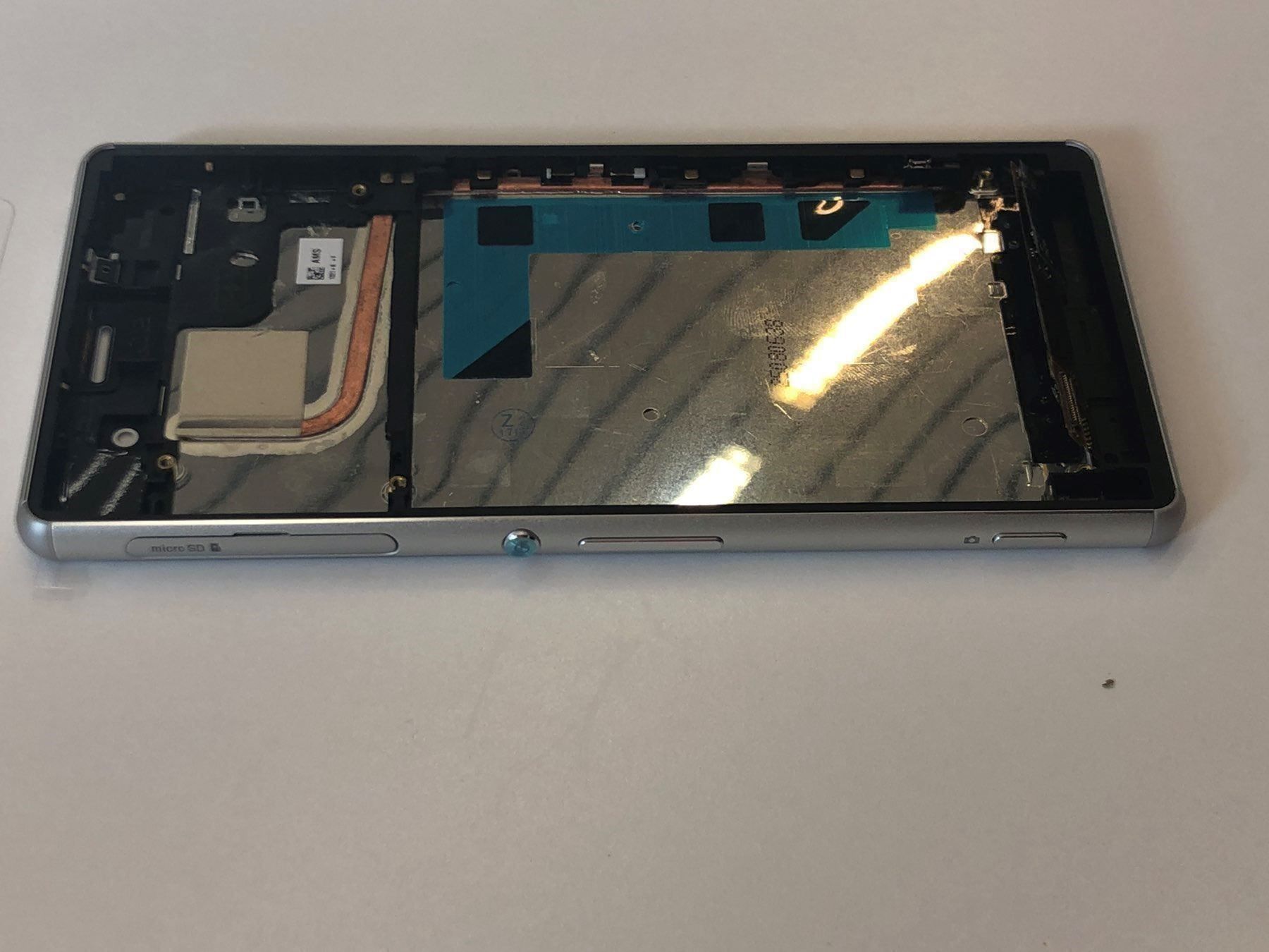 Sony Telefoni cellulari / Smartphones: Sony Xperia Z3 Display mit Rahmen weiss – Nuovo e nell'imballaggio originale da bern venduto da reptechnic 2