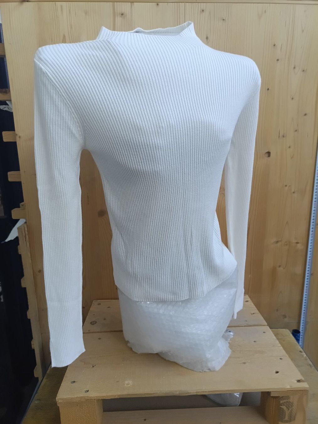 Pullover & Sweatshirts: Langarm-Ripp-Shirt – Neu (gemäss Beschreibung) aus Wängi von Ladys_First