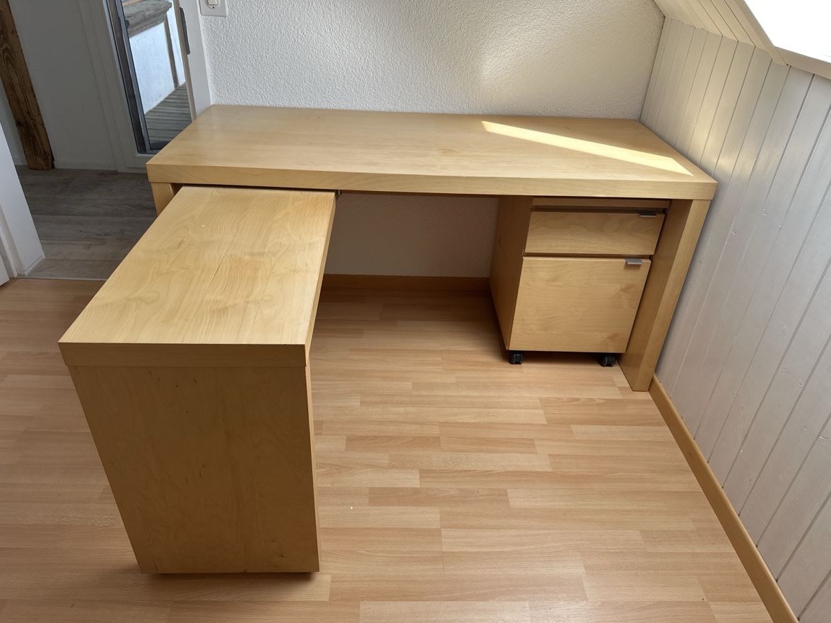 Ikea Scrivanie: Schreibtisch Holzfurnier mit Rollkorpus – Usato da Safnern venduto da Pe_ei
