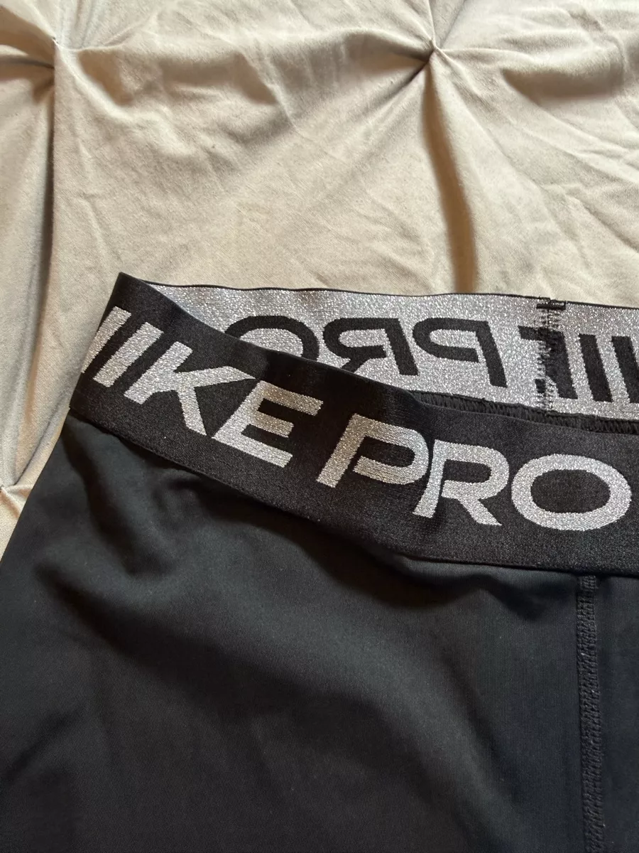 Nike Leggings: Nike pro tights black  – Gebraucht aus Zurich von Alinecnicolet 1