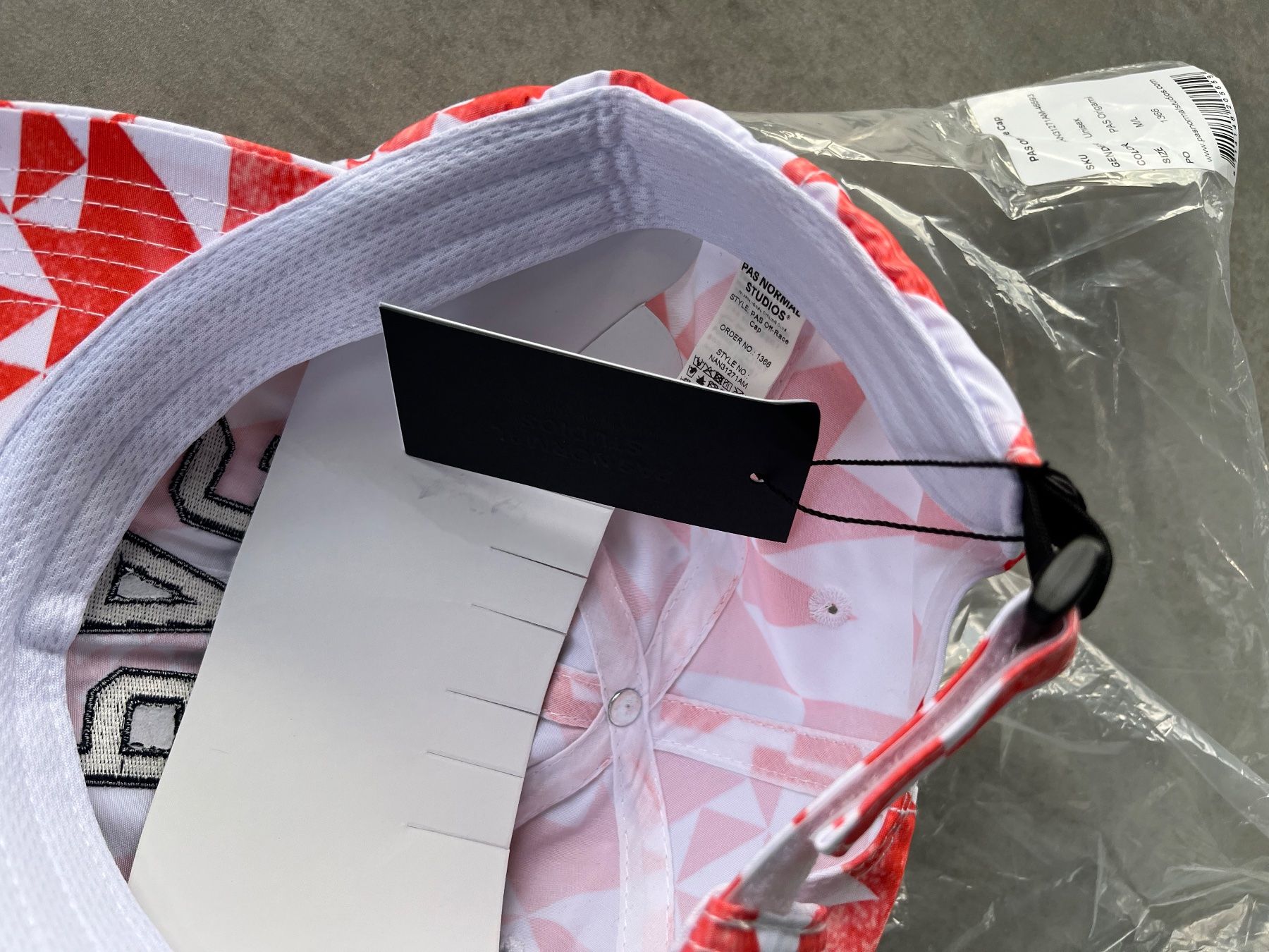 Hüte, Mützen & Caps: Pas Normal Studios Basecap Gr. M/L Neu – Neu und originalverpackt aus Arbon von Lakatusch 7