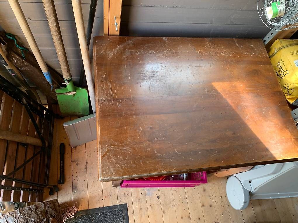 Tische: Kleiner alter Tisch – Gebraucht aus Liestal von redfive01 1