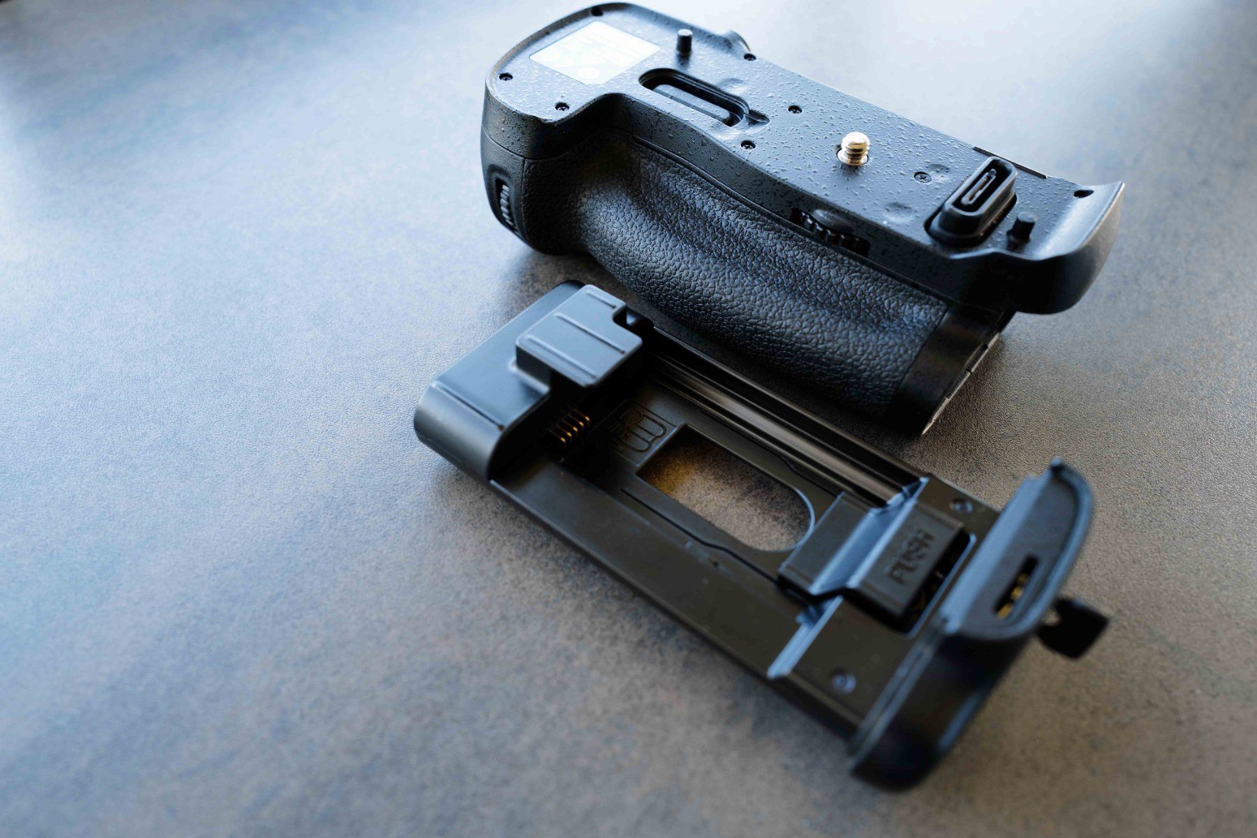 Nikon Kamera: Nikon MB-D18 zu D850 – Gebraucht aus Wohlen AG von Adesso02 2