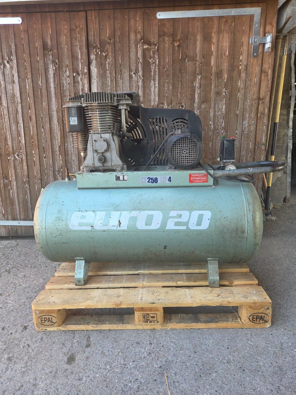 Compressori: Kompressor, Kolbenkompressor – Usato da Gossau ZH venduto da butjer