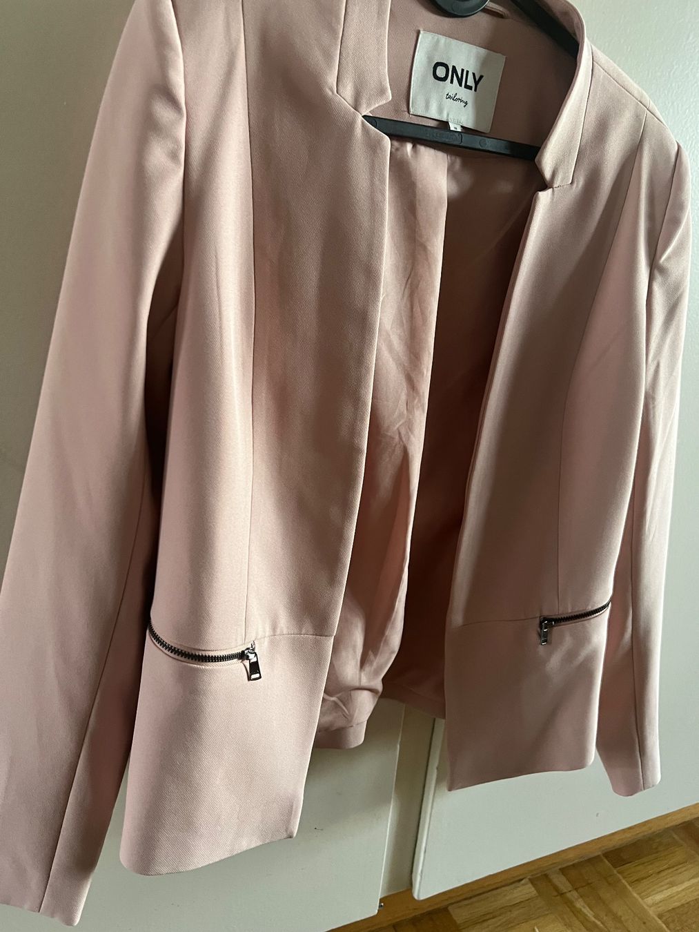 Only Giacche: Only Blazer rosa / Grösse 38 – Usato da Effretikon venduto da YaMn 3