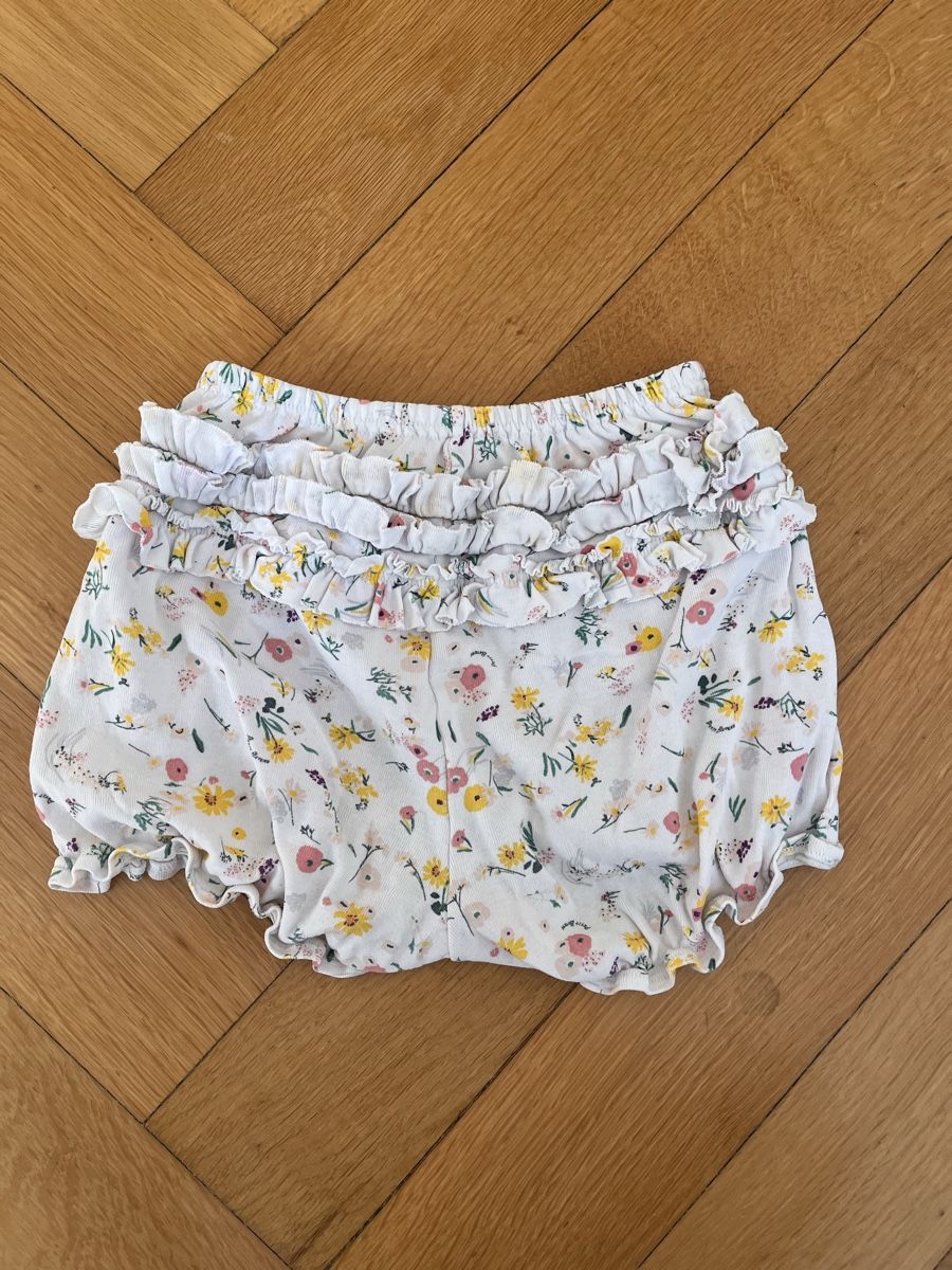 Petit Bateau Hosen: Short petit bateau taille 95cm  – Gebraucht aus Lausanne von eme_5z9v 1