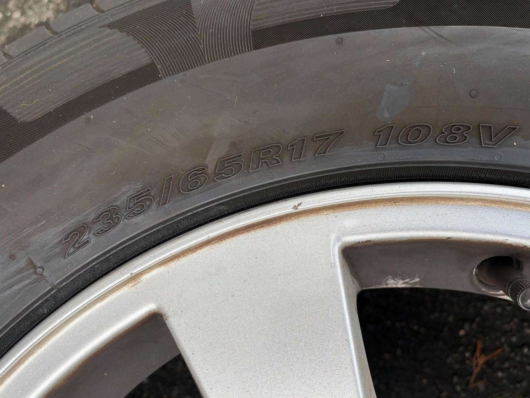 Pneus & Kompletträder: VOLVO CX60 4 Sommerräder 235/65R17 – Gebraucht aus Engelberg von Pits68 4