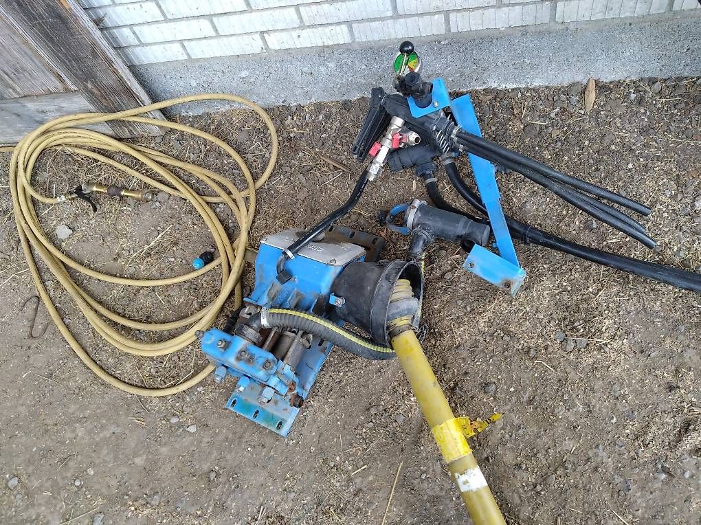 Alle Maschinen: Spritzbalken, Pumpe und Zubehör – Gebraucht aus Kägiswil von Eermel 1