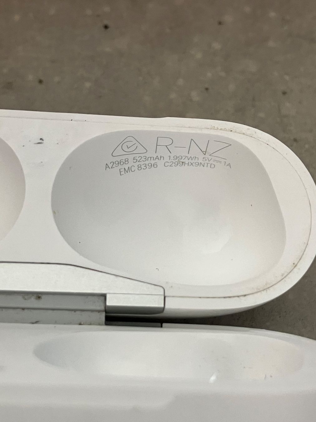 Apple Casques audio: APPLE AIRPODS PRO 2 Case – D'occasion à Lausanne par mr.v 4