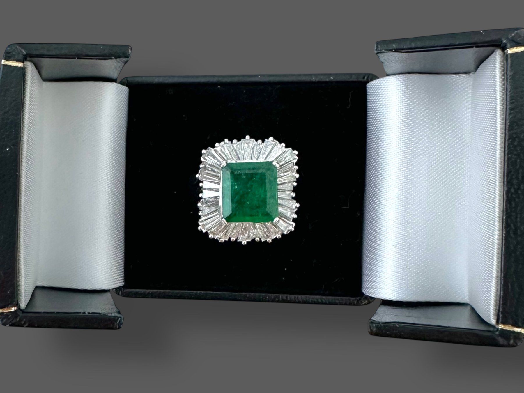 Anelli: Smaragd - Diamant - Ring, Georg Fliss, Adligenswil – Usato da Zuzwil SG venduto da artimmo 8