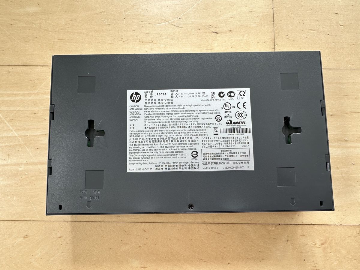 Hewlett Packard Hub & Switch: HP Procurve 1810-8G - J9802A – Usato da Hombrechtikon venduto da Redzonk 2