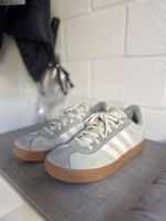 Adidas Schuhe grau weiss Gösse 40 gebraucht