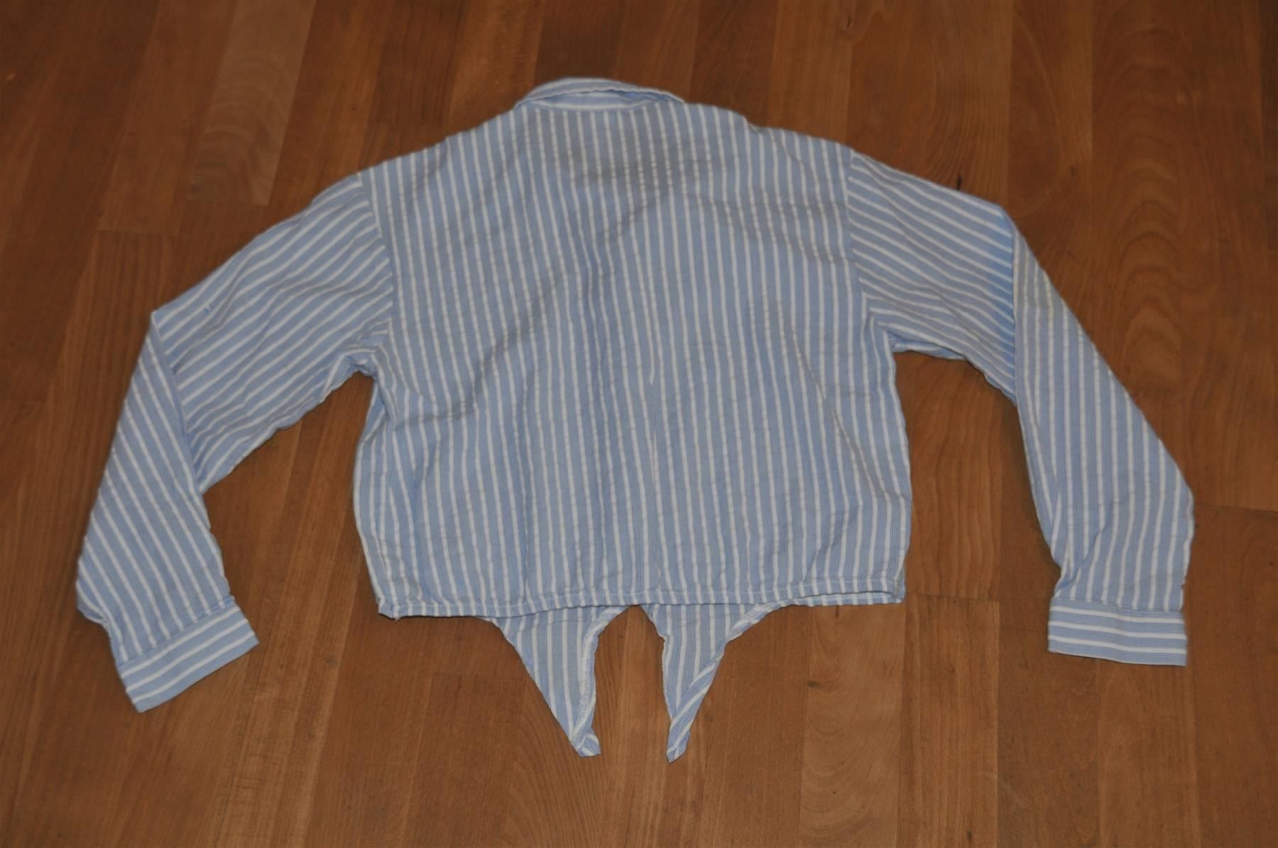 C&A Camicette, T-shirt & Top: coole Bluse aus C&A, Gr. 146/52 – Usato da Winterthur venduto da Schwestere 2