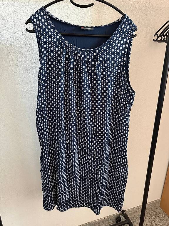 Kleider: Sommerkleid, Grösse 42 – Gebraucht aus Flawil von Ddorian