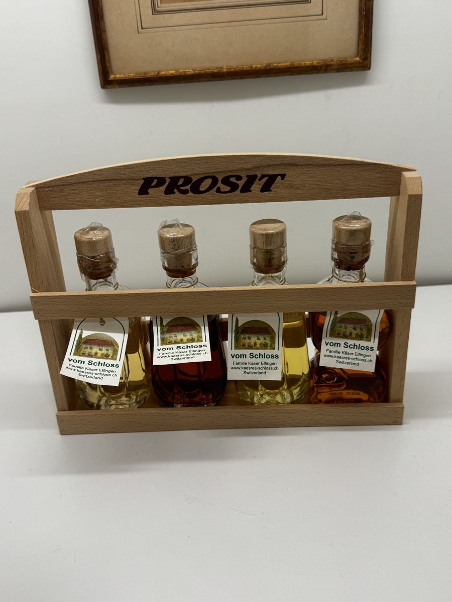 Altro: Set mit 4 Schnapsflaschen "vom Schloss" im Holzkorb - Perfek – Usato da Schlieren venduto da Eldi84
