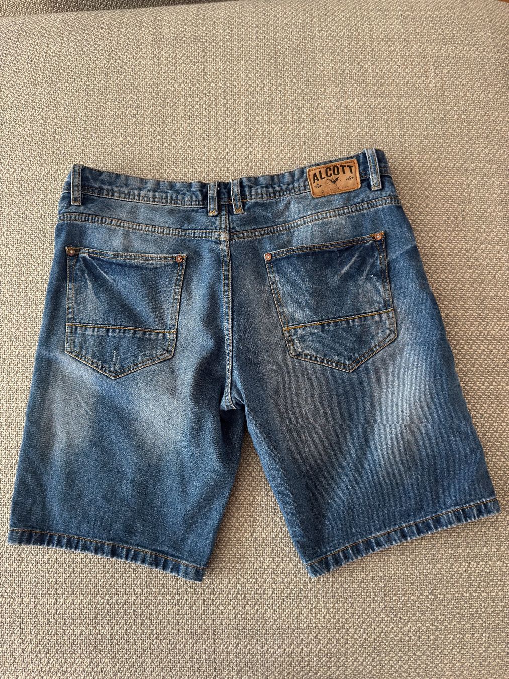 Jeans: Jeans Shorts – Usato da Wetzikon ZH venduto da hypebeast 1