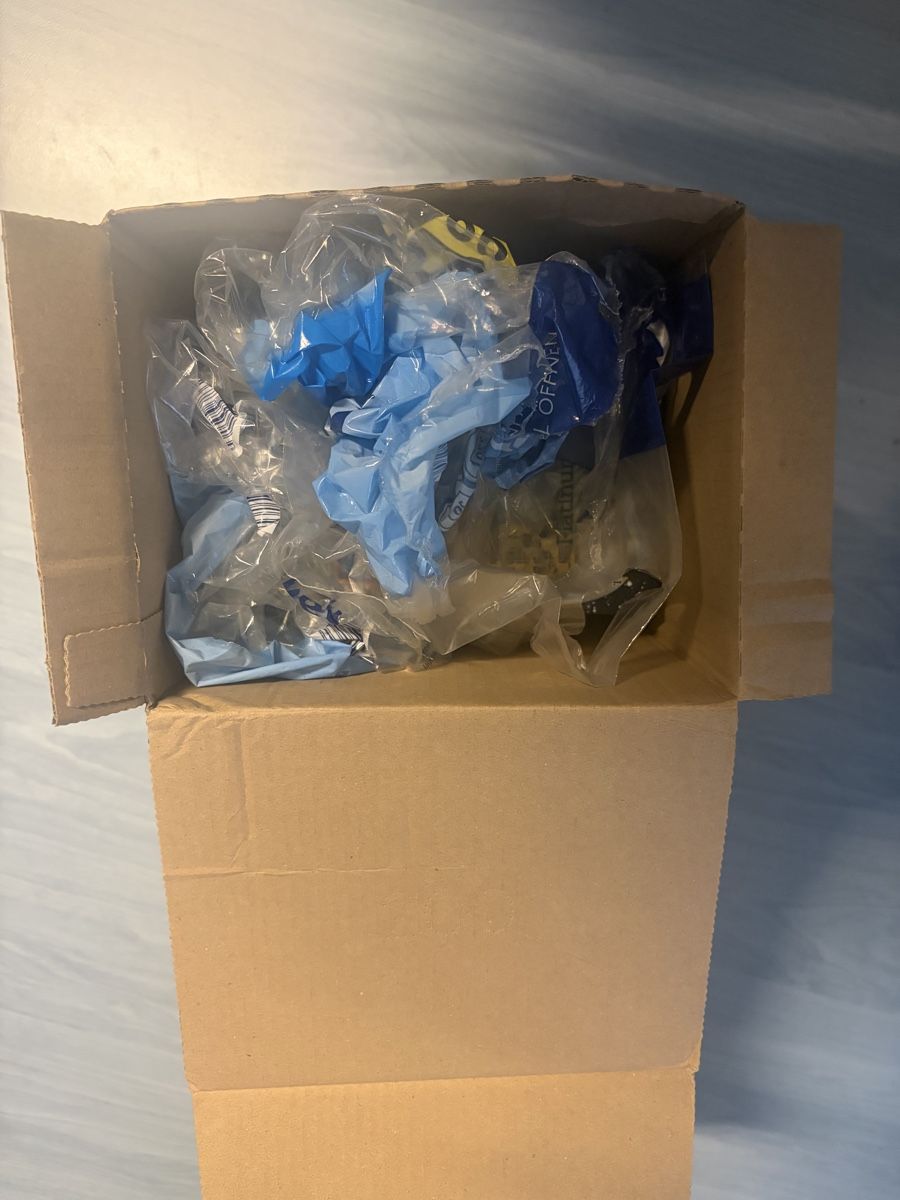 Fumetti: 2.1kg Manga Mystery Box ab 20.- – Usato da Horw venduto da mar_pk7x