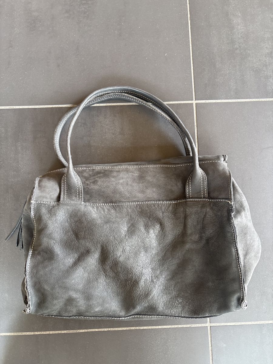 Borse da donna: Solinda Handtasche, echtes Leder, Grau – Usato da Knonau venduto da ReMaaaan 3