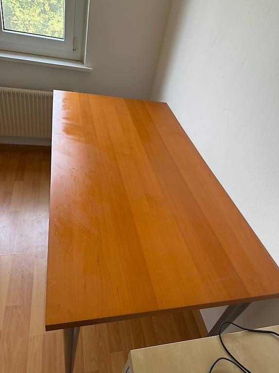 Scrivanie: Schreib-/Bürotisch gratis abzugeben – Usato da Ostermundigen venduto da Ragete04