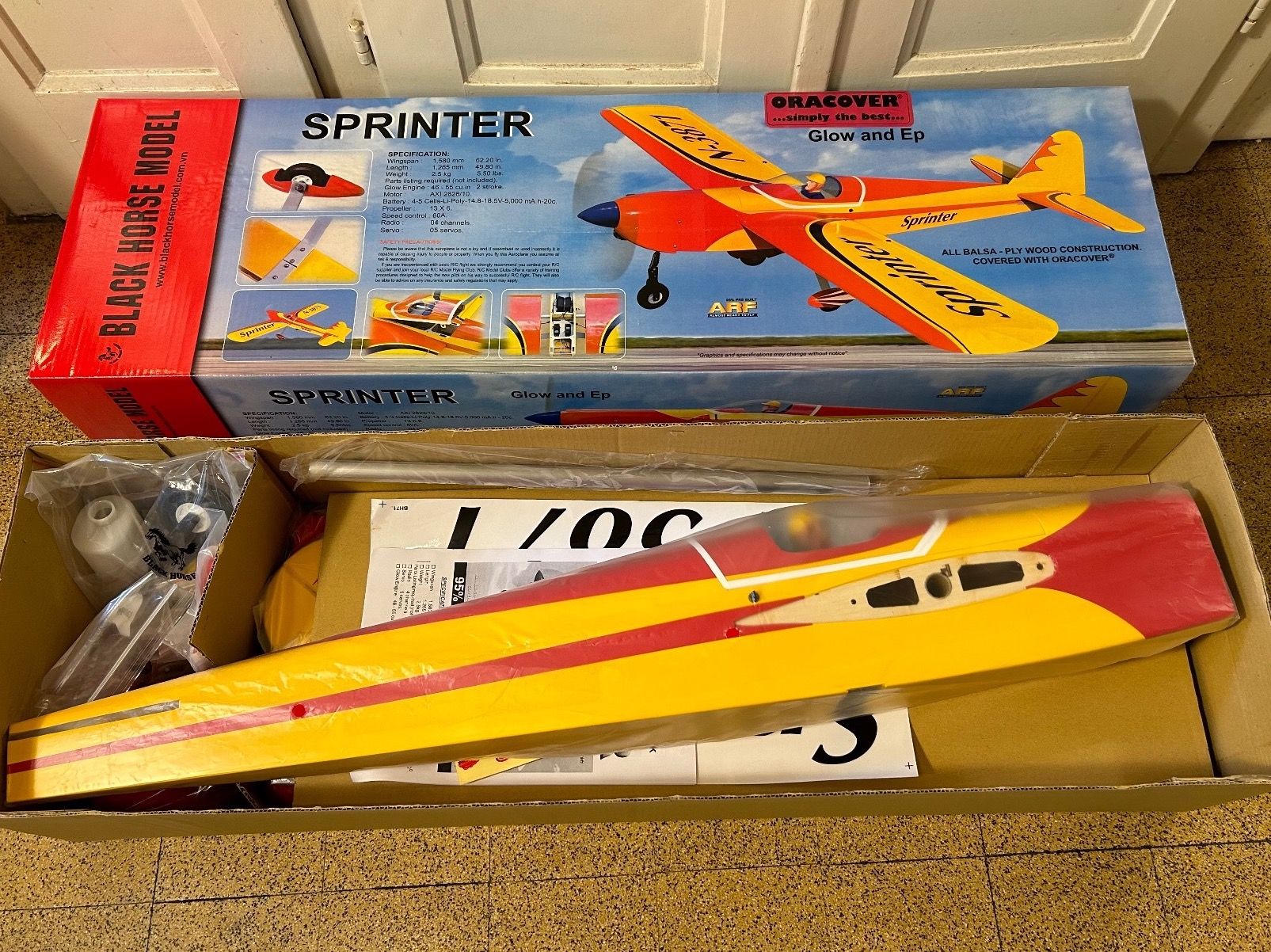 RC Modellbau: Avion RC Black Horse Model Sprinter – Gebraucht aus Geneve von