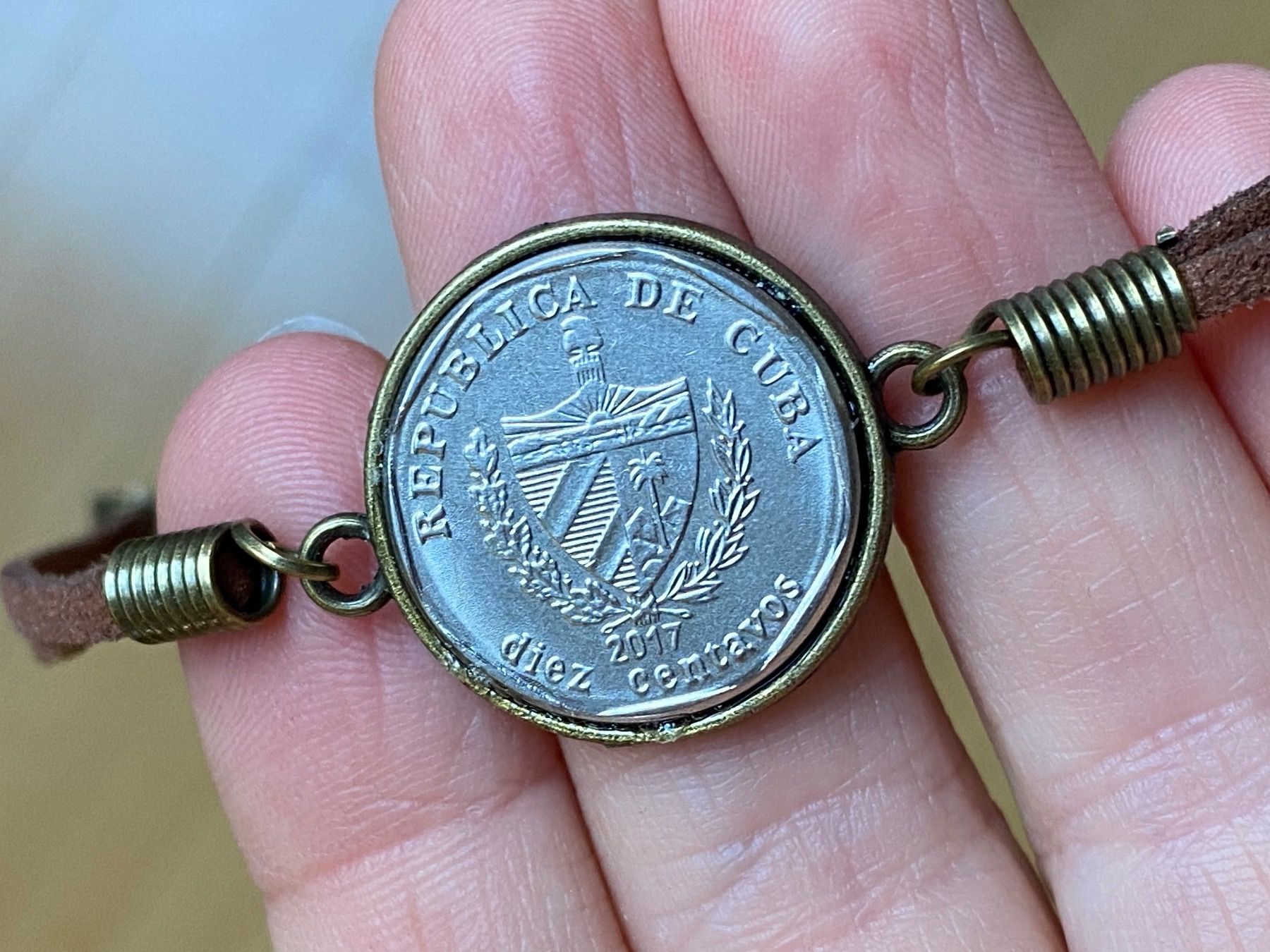 Armbänder & -reifen: Leder Armkette mit Münze NEU – Neu und originalverpackt aus Basel von Chili007 4