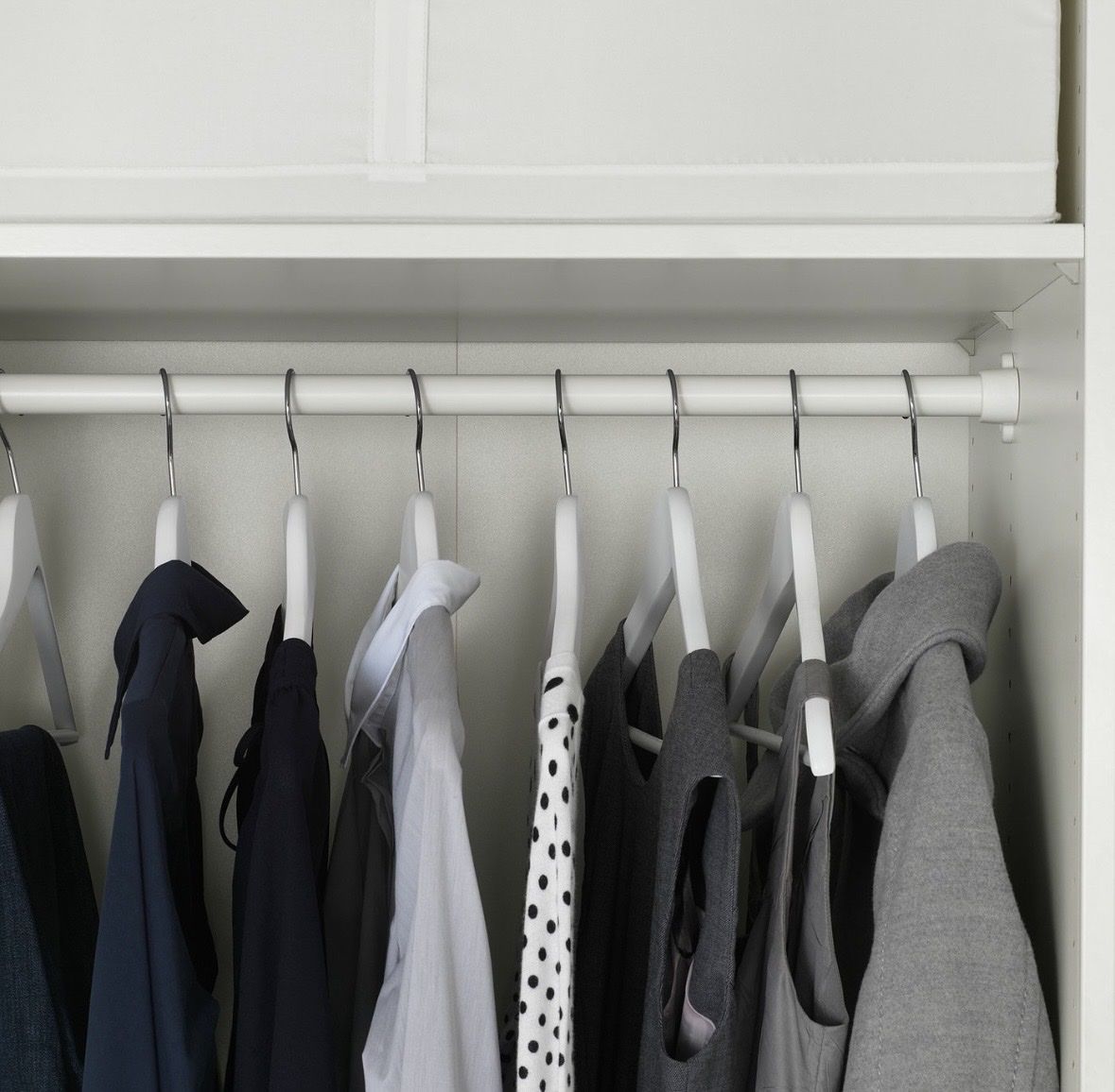 Ikea Appendiabiti: Ikea Kleiderstange, weiss, 100 cm – Usato da Kloten venduto da Vaseo 1
