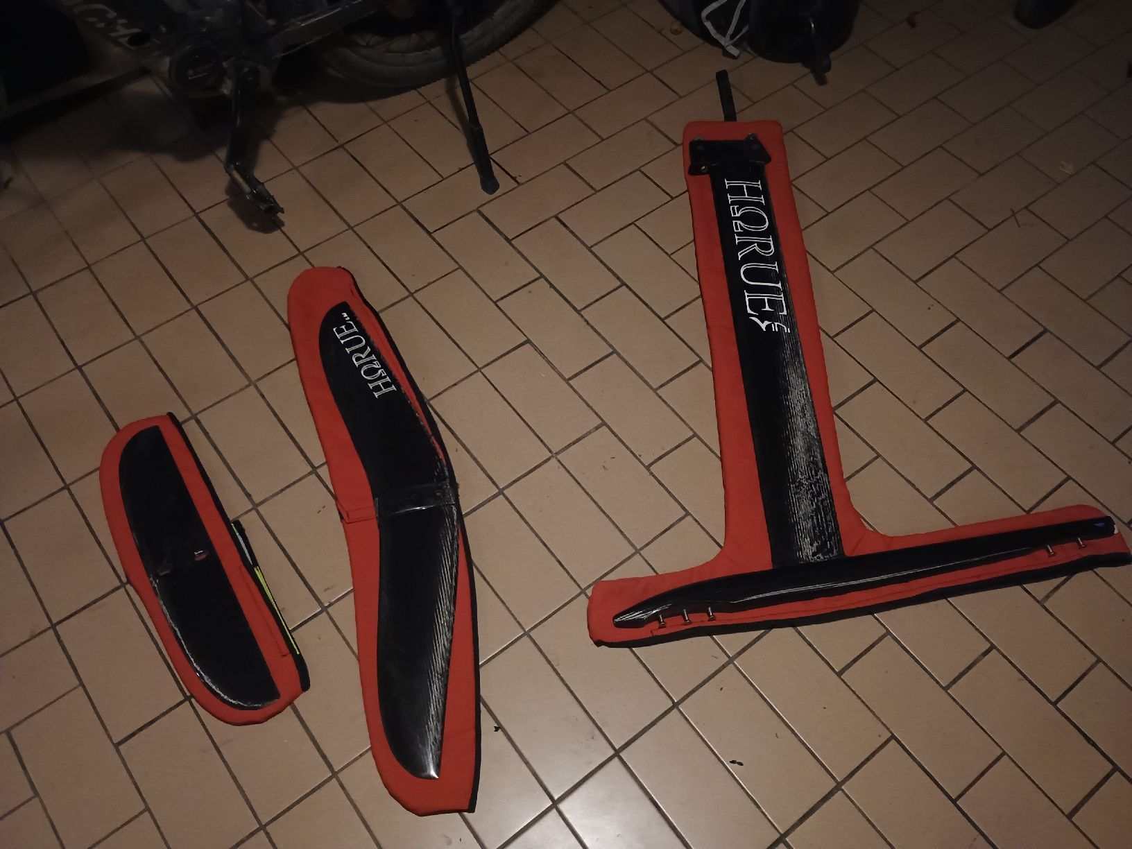 Surfboards & Schwimmbrette: Foil Horue carbone – Neu (gemäss Beschreibung) aus Athenaz (Avusy) von alainfilograna