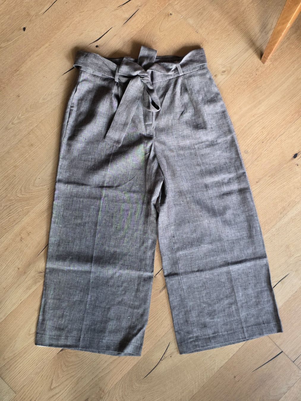 Pantaloni: Neue Culotte Hose Gr. M Leinen mit Bindegürtel – Nuovo (secondo la descrizione) da Zürich venduto da tsu_76bc