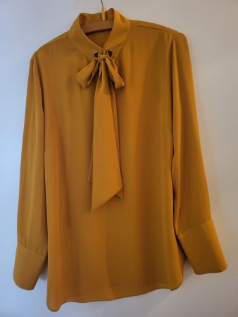 Wunderschöne Bluse in Ockerfarbe