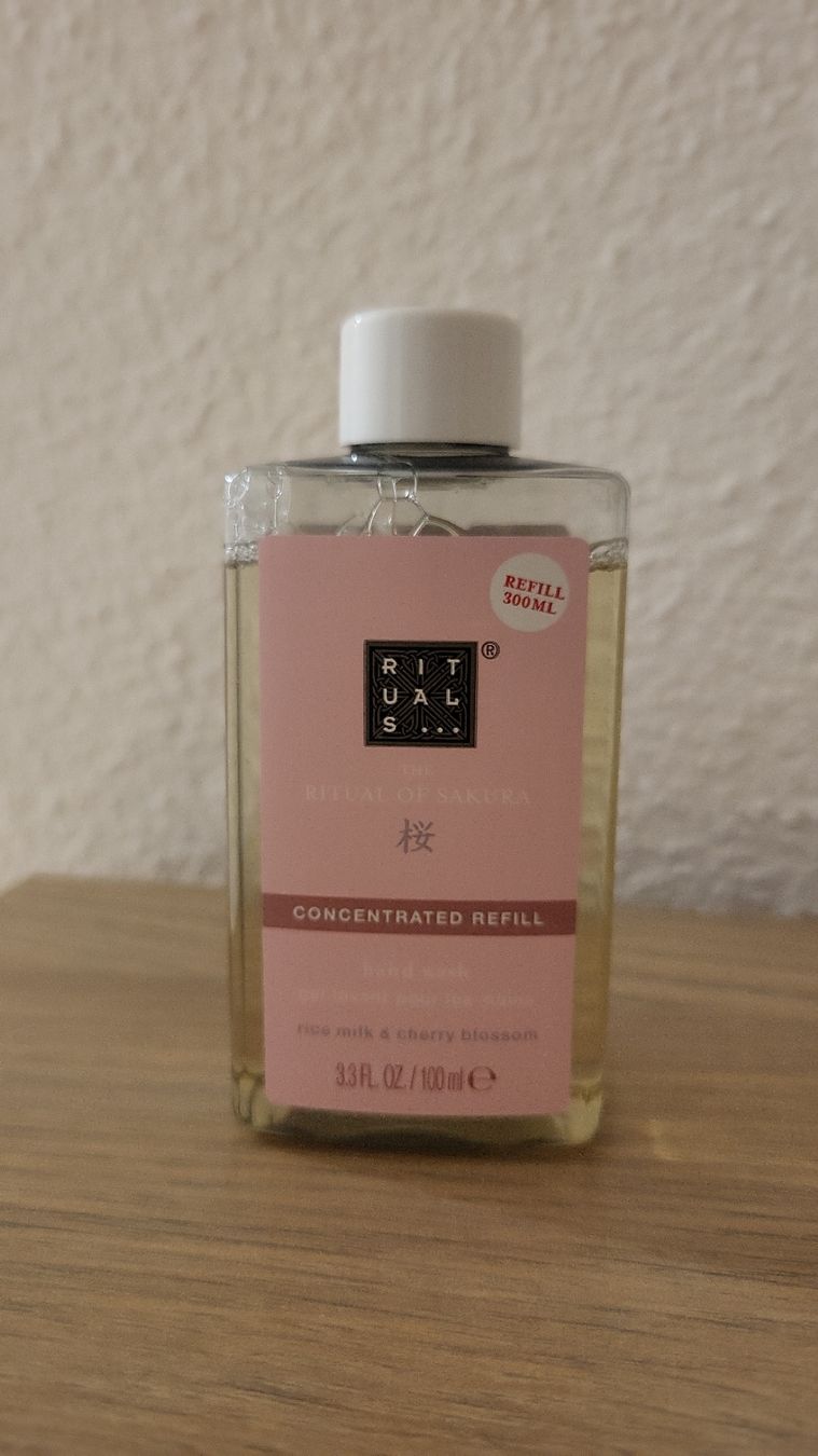 Rituals Doccia: Rituals Sakura Concentrated Refill 100ml = 300ml Handseife – Nuovo e nell'imballaggio originale da Nänikon venduto da Skin-Beauty